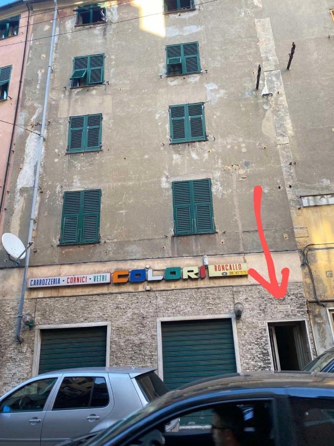 Una Stanza In Un Appartamento 热那亚 外观 照片